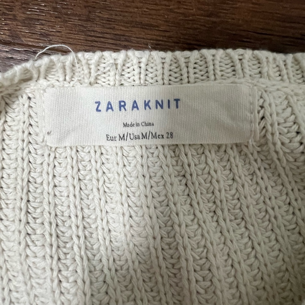 EUC Zara knit Women’s Embroidered Polka Dot Cropped Sweater in Cream/ - Picture 5 of 6